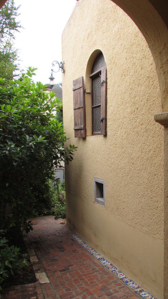 textured plaster wall charm