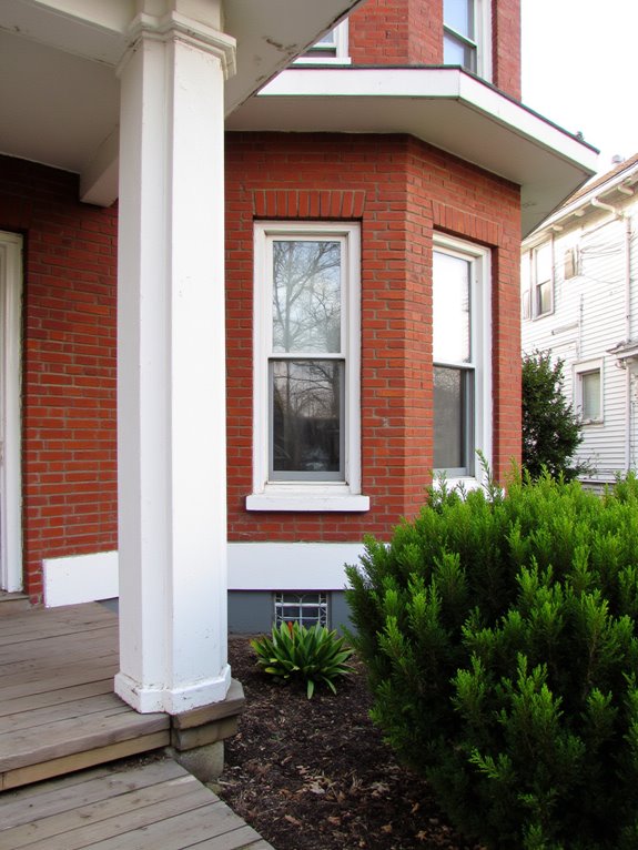 elegant red brick contrast