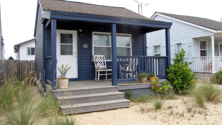 22 Deep Navy Blue Beach House Exterior Designs That Stand Out striking navy blue exteriors