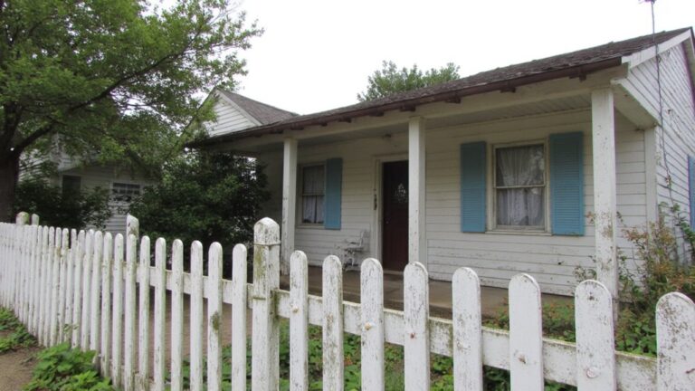 vintage beach house styles