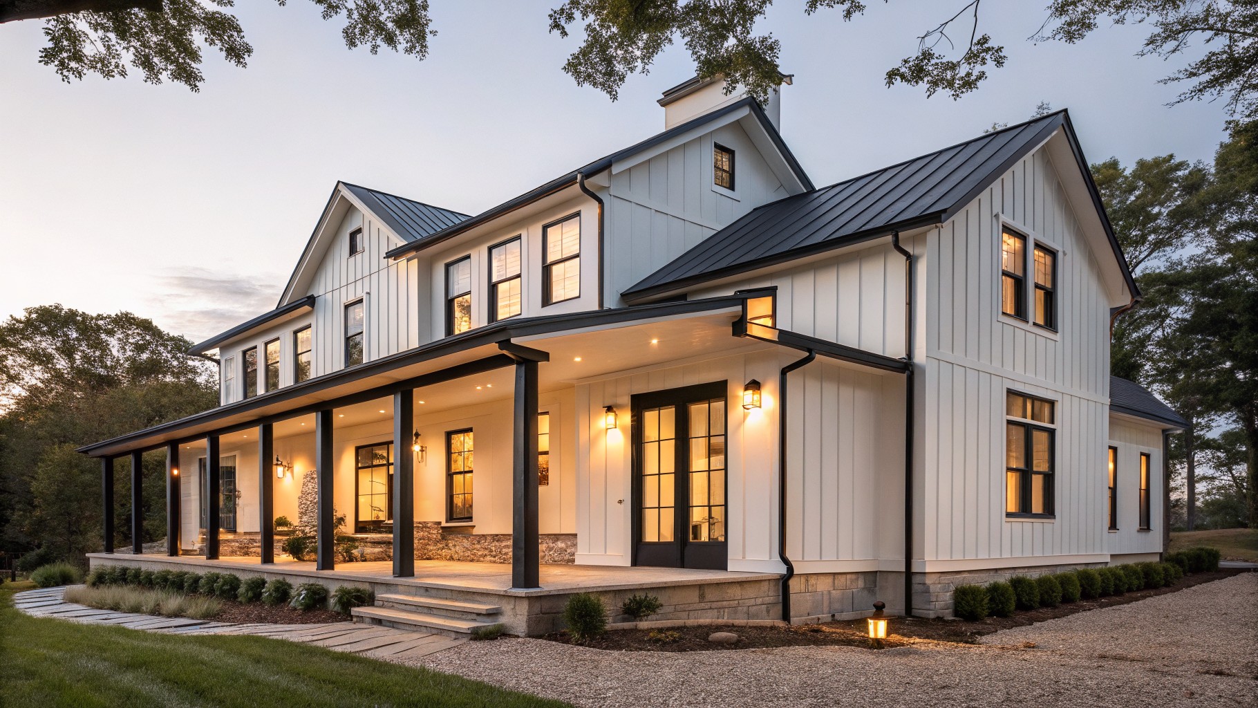 18 Modern Farmhouse Exteriors With Black Trim That Stand Out